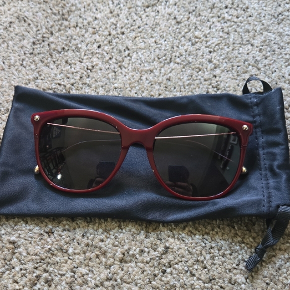 Dolce & Gabbana Red Sunglasses – Gold Accents – Chic Statement Pair 😎✨